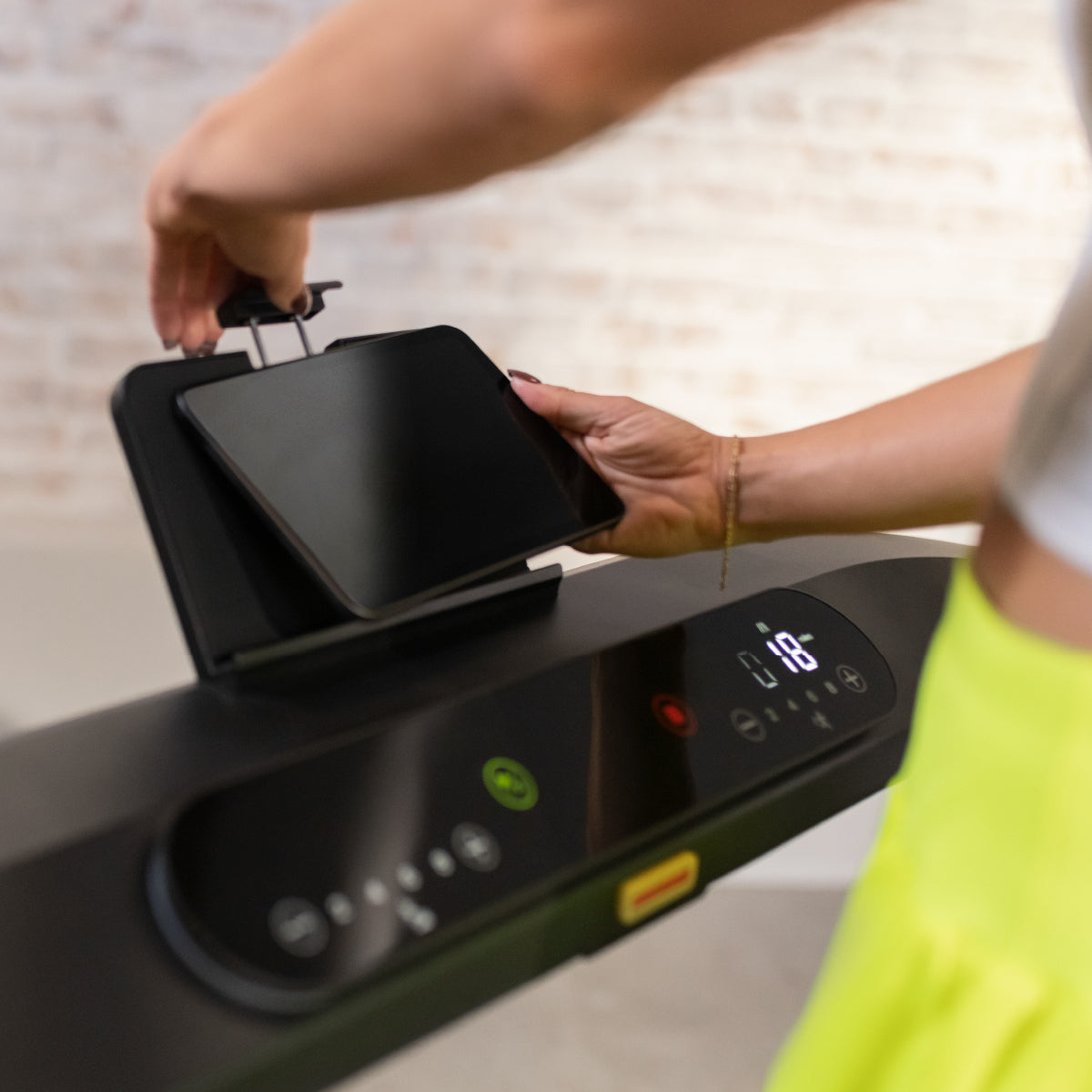 Centr Runr Folding Treadmill